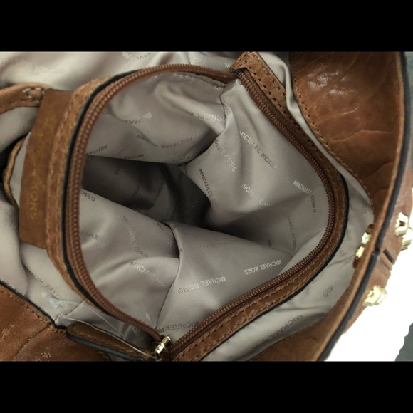 MK leather purse - Picture 6 of 9